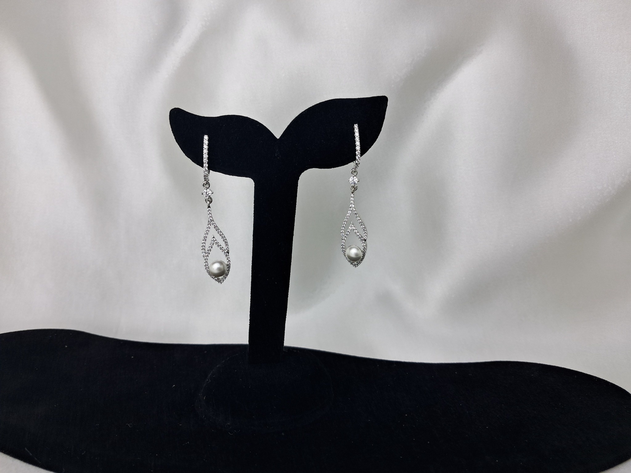 American Diamond Moti Earring with 2 Tone Plating & Rhodium Plating